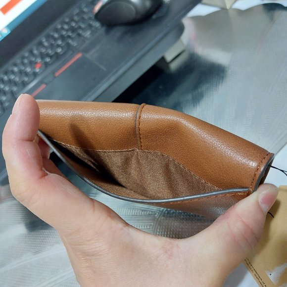 Frye and Co Wallet Nice and Thin To Carry Around - Picture 3 of 8